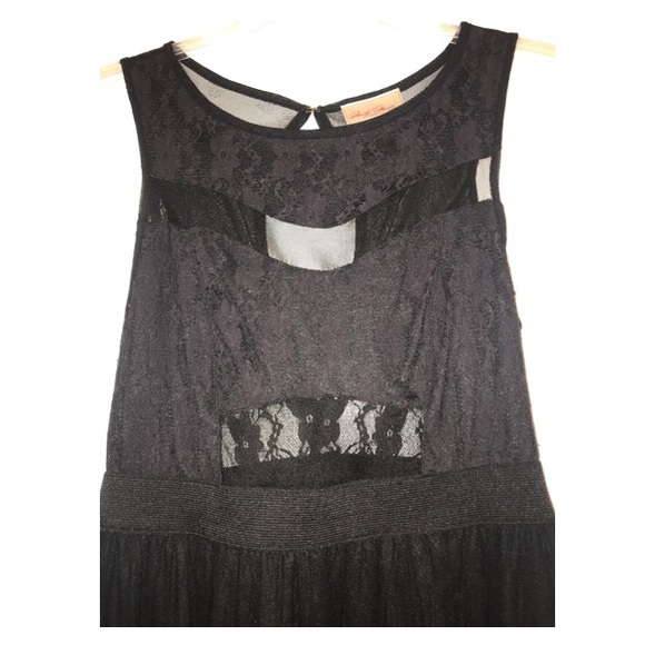 Lace Cutout Dress - Picture 3 of 8